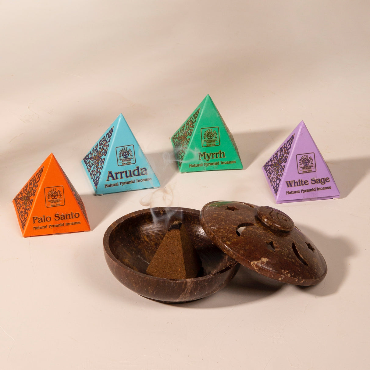 Incienso en Pirámide Palo Santo