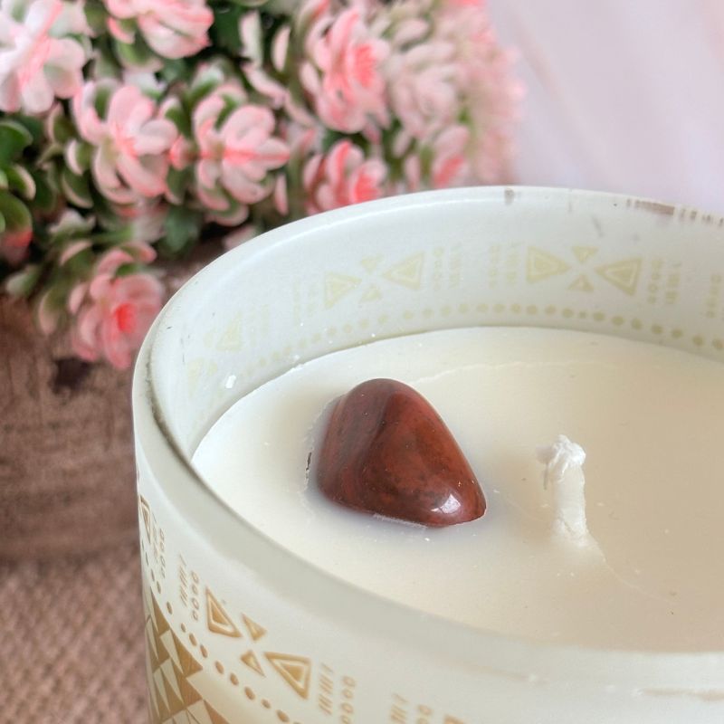 Vela Boho Pachulí con Piedra Jaspe Rojo 200g