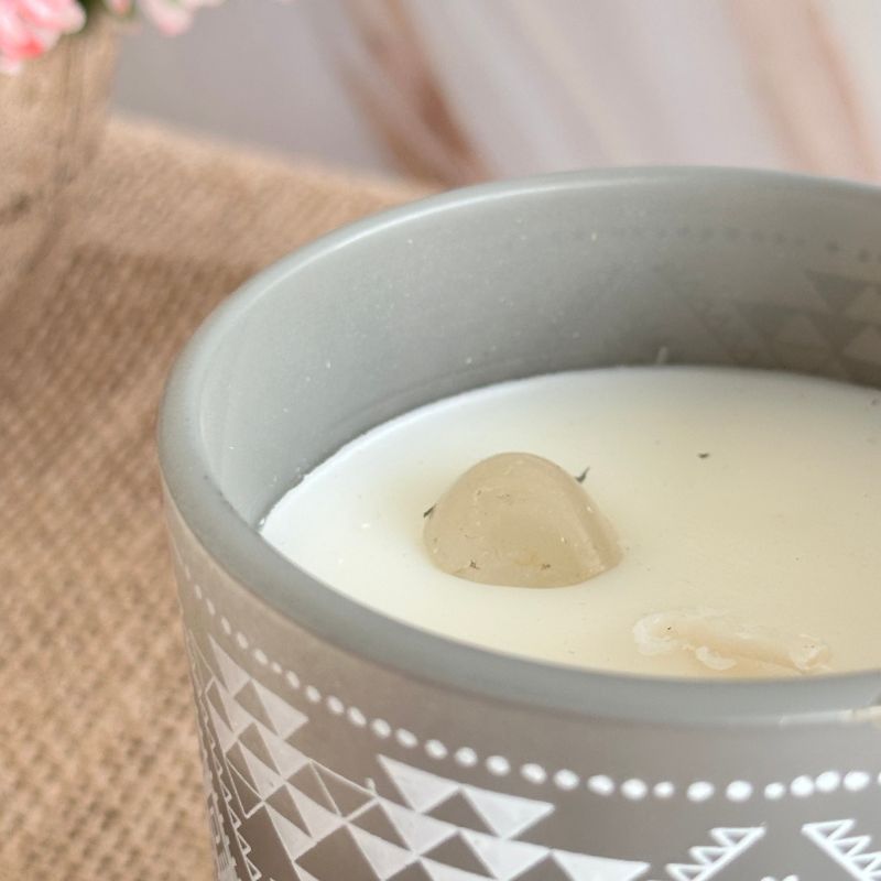 Vela Boho Salvia Blanca con Piedra Cuarzo Cristal 120g
