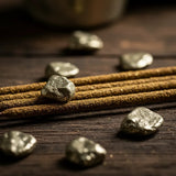 Incienso Palo Santo con Piedras de Pirita