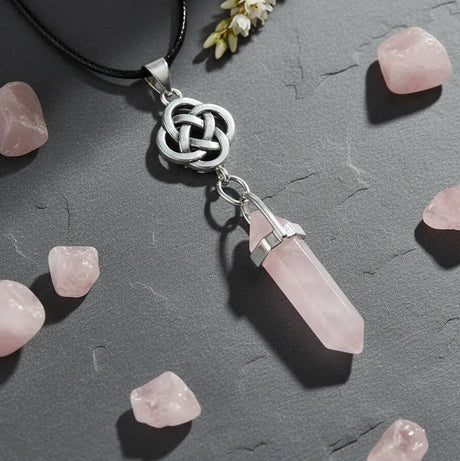 Colgante Nudo Celta de Punta Cuarzo Rosa