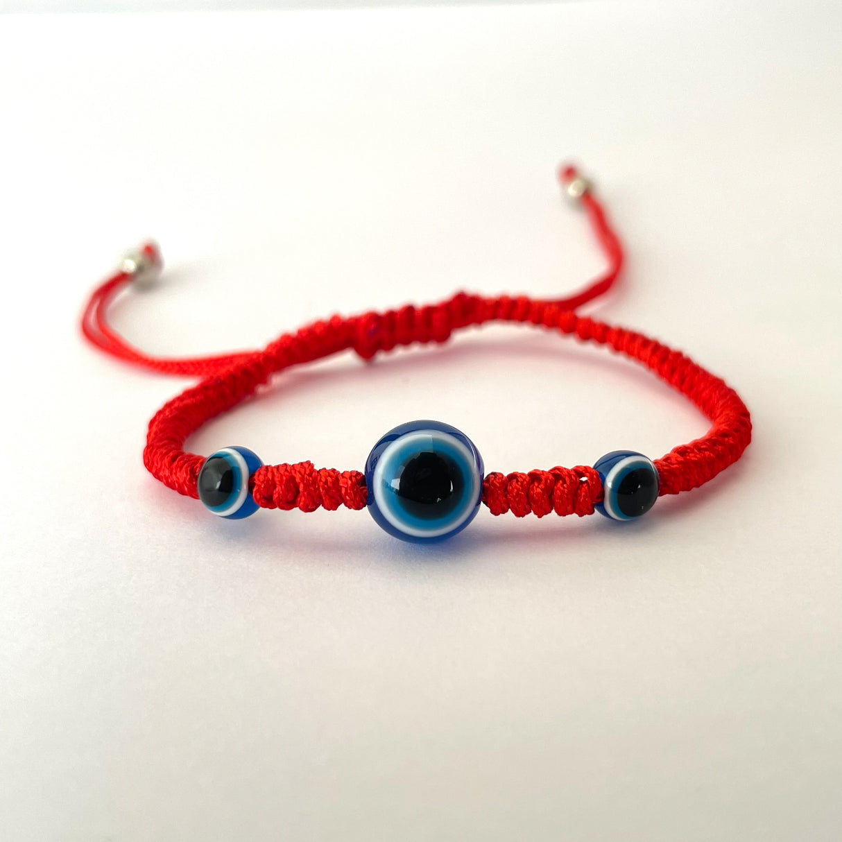 Pulsera Hilo Rojo Tres Ojos Turcos