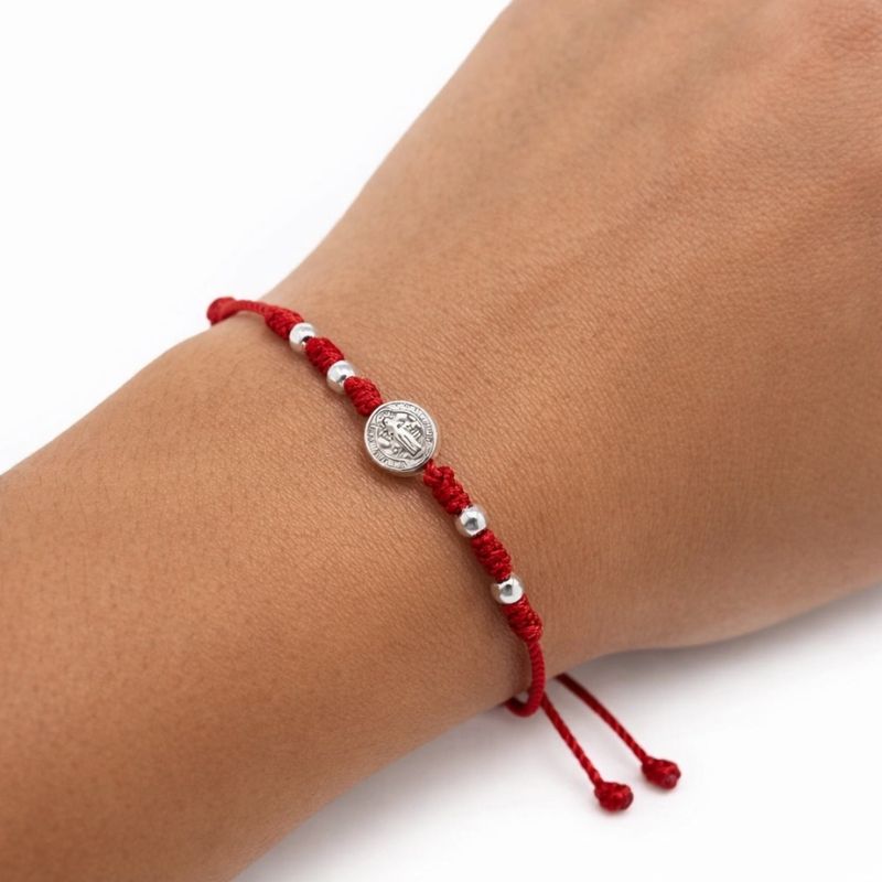 Pulsera Hilo Rojo 7 Nudos con San Benito